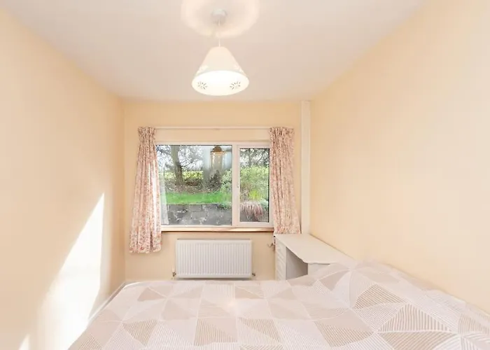 Tai Chi House, T Dempsey's House Вилла Вотафорд