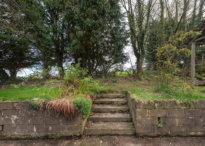 Tai Chi House, T Dempsey's House * Вотафорд