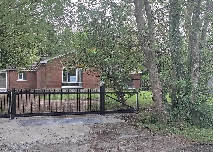 Tai Chi House, T Dempsey's House Вилла Вотафорд